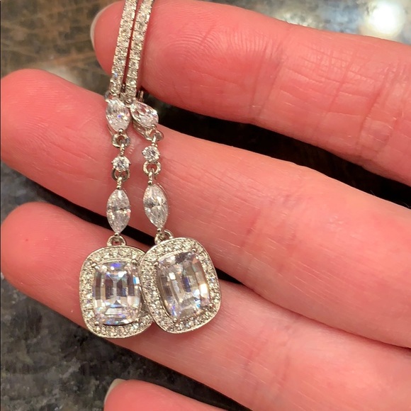 Norstrom Cubic Zirconium Halo Drop Earrings - Picture 1 of 4